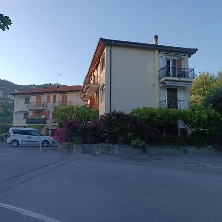Stella Marina بيترا ليغوري
